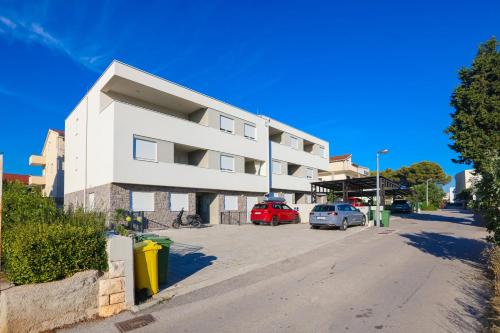 Apartments with parking space Brodarica - Sibenik - 24706