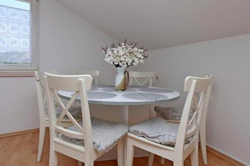 Apartments by the sea Kampor, Rab - 24630