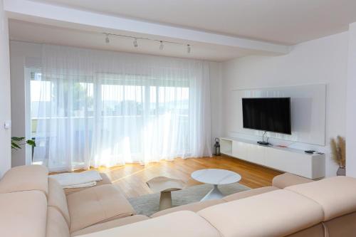 Apartments with parking space Brodarica - Sibenik - 24706