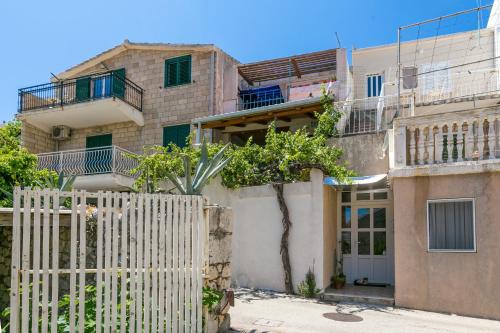 Seaside holiday house Igrane, Makarska - 24635