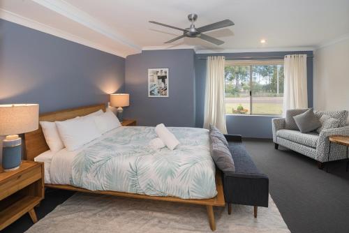 Postel nebo postele na pokoji v ubytování Blue Retreat