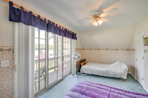 Katil atau katil-katil dalam bilik di Lakefront Warsaw Home with Private Dock and Golf Cart