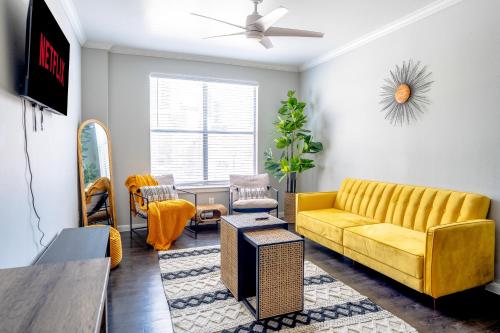 Fotografie z fotogalerie ubytování The Dallas Den Sleeps 10 v destinaci Dallas