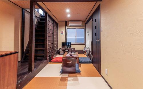 1 stop to Namba! Shinsaibashi & Japanese homestay kenny1