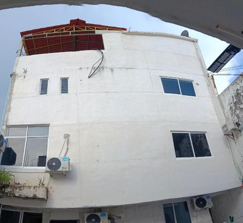a building that is under construction at Casa isyosandra 1 in Acapulco