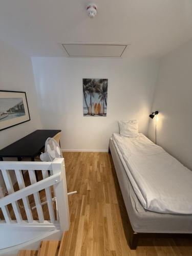 Postel nebo postele na pokoji v ubytování Stugcentralen Lägenhetshotell & Stugor