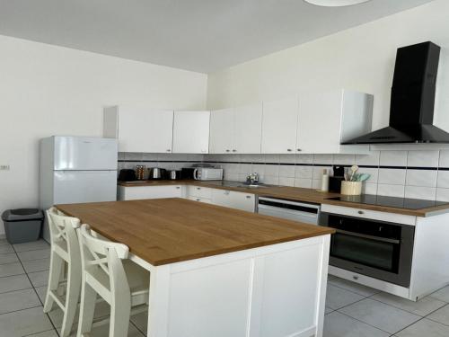 Central 2-bedroom flat with air conditioning Old Port - Opera photo 16