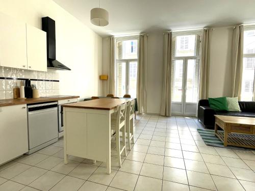 Central 2-bedroom flat with air conditioning Old Port - Opera photo 14