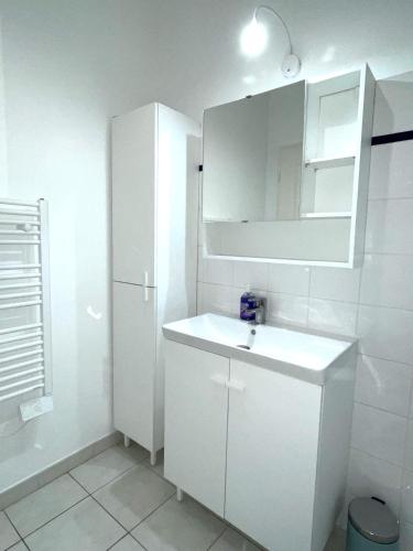 Central 2-bedroom flat with air conditioning Old Port - Opera photo 4