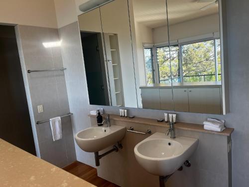 Koupelna v ubytování Coral Crest 1770