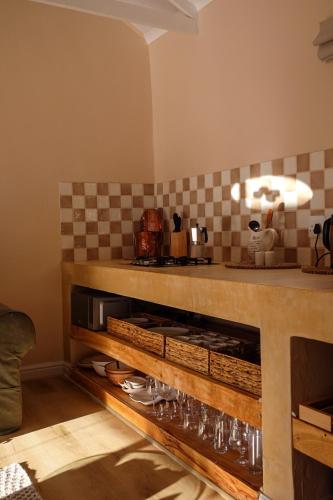 Kuchyň nebo kuchyňský kout v ubytování Nicara Luxury Ecocabin Honeypunch