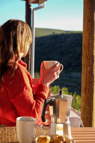 Nápoje v ubytování Nicara Luxury Ecocabin Honeypunch