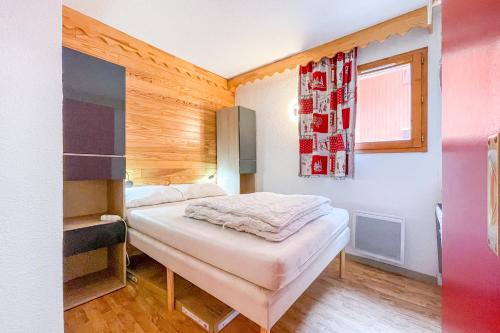 Postel nebo postele na pokoji v ubytování A2 202 6 pers au pied des pistes