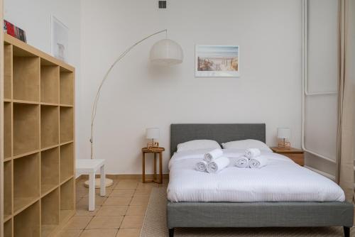 Parkside Retreat Żoliborz Apartment by BookingHost