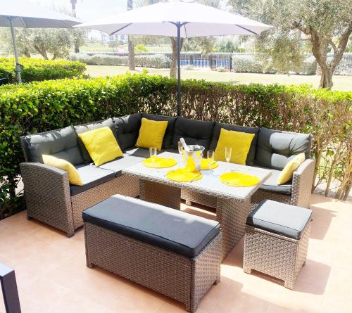 Delightful Ground Floor 2 bed with access to pool, Wi-Fi, AC