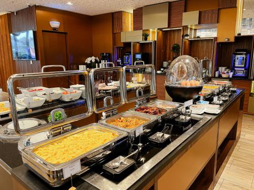 ホテルの敷地内または近くでの食事または食べ物