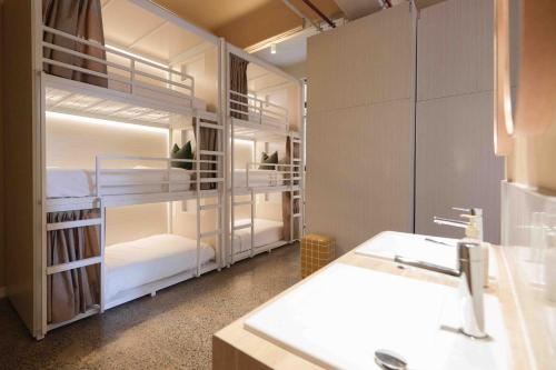 Bilik mandi di Little Drifter Melbourne