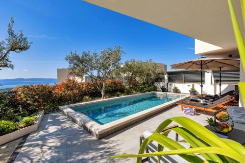 Villa Festina lente a luxury villa in Makarska, heated pool