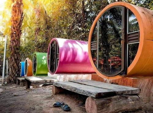 Taman di luar BABA Homestay