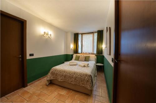 Gallery image of Wonderful Lake View Apartments with Pool with Breakfast GARDASEE in Torri del Benaco