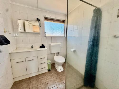 Un baño de The Port Pearl