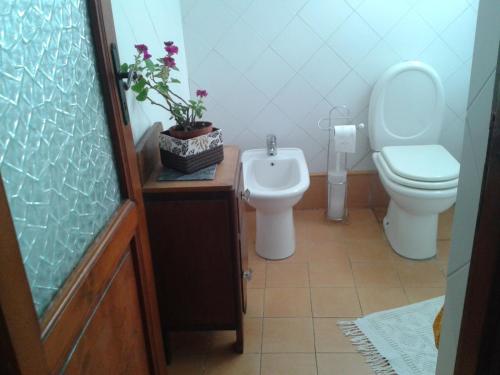 A bathroom at Villa Etna