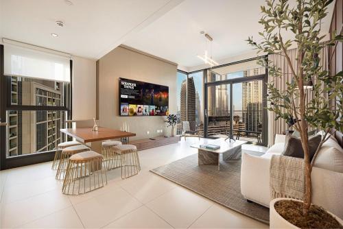 Premium Corner 2BR with 270 Views and 85-inch TV
