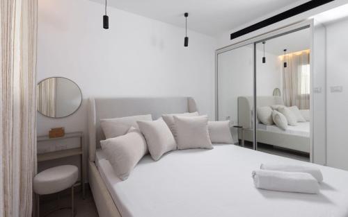 Postel nebo postele na pokoji v ubytování סוויטת השחר