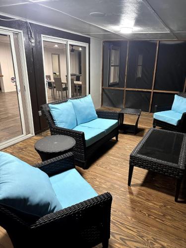 Area soggiorno di Peaceful Lake House