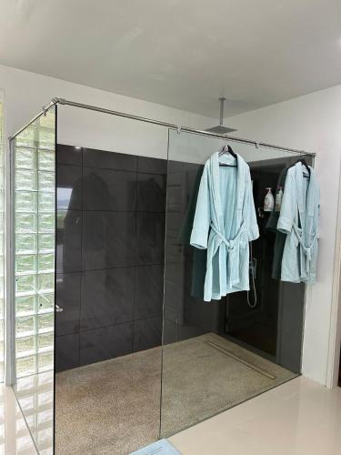 パンタイ・コックにあるAroha Seaview Villa In Nature -Private Poolのギャラリーの写真