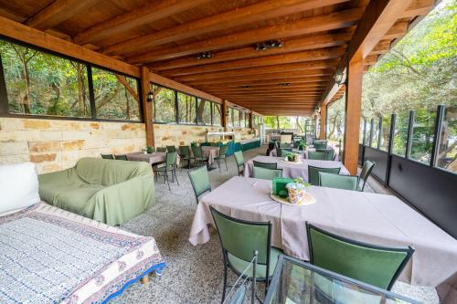 Gallery image of Wonderful Lake View Apartments with Pool with Breakfast GARDASEE in Torri del Benaco