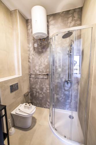 Bilik mandi di New Luxury Double Bed Studio With View -BV5