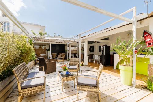 Patio nebo venkovní prostory v ubytování Hôtel La Côte Océane- 250 m plage