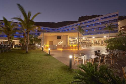 Bazén v ubytování Radisson Blu Resort & Spa, Gran Canaria Mogan nebo v jeho okolí