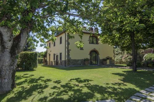 Κήπος έξω από το Tuscan villa with private pool garden view hot tub and total chill