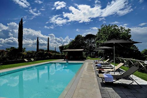 Πισίνα στο ή κοντά στο Tuscan villa with private pool garden view hot tub and total chill