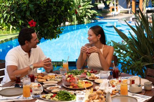 Φαγητό σε αυτό το ξενοδοχείο ή κάπου εκεί κοντά