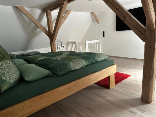 Posezení v ubytování Kiefer -Ferienwohnung in Dötlingen mit Waldblick