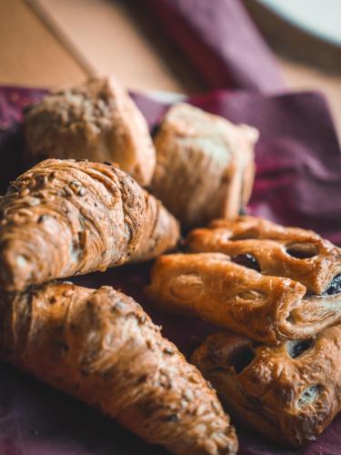 Suite con bañera de hidromasaje y balcón panorámico