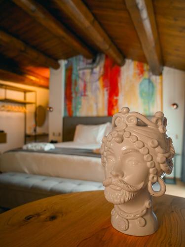 Suite con bañera de hidromasaje y balcón panorámico