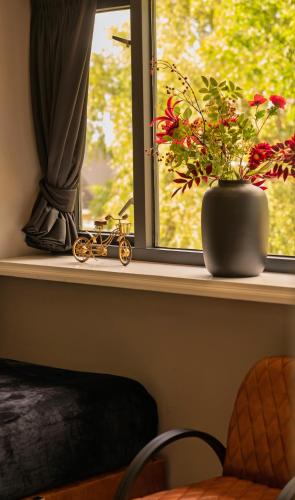 Posezení v ubytování Nest - luxe wellness met privé sauna in Friesland