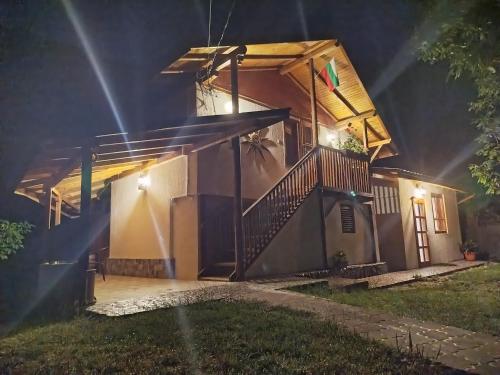 Къща за гости Аврамови