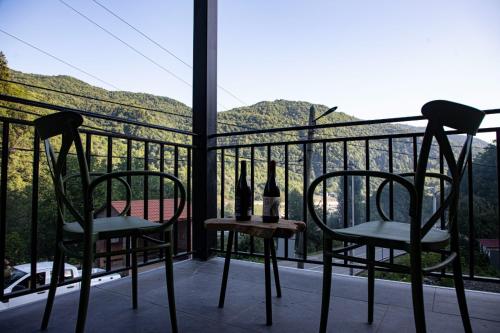 Nespecifikovaný výhled na hory nebo výhled na hory při pohledu z hotelu