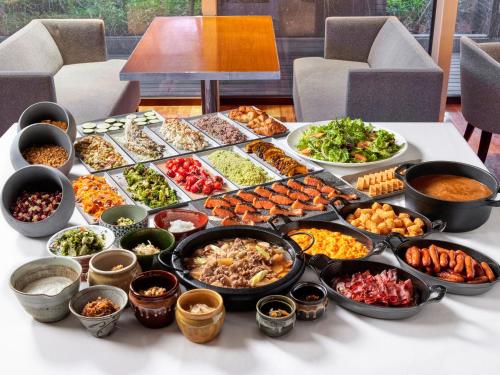 Makanan di atau berdekatan hotel