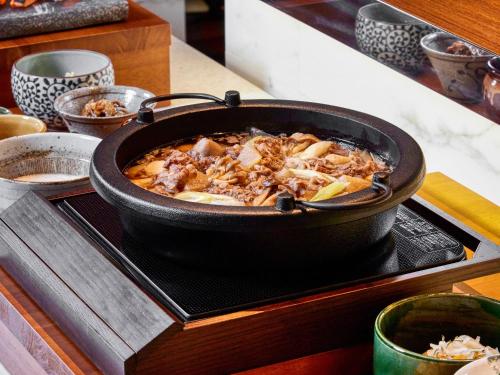 Makanan di atau berdekatan hotel