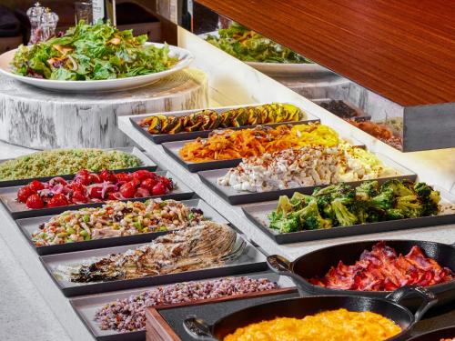 Makanan di atau berdekatan hotel