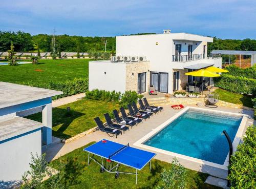 New Villa Lana with pool, sauna and whirlpool
