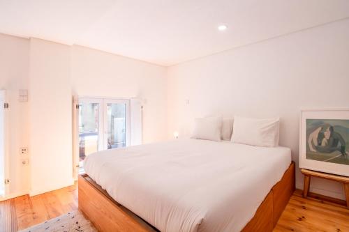 Chic Campanhã Home w Free Parking by LovelyStay