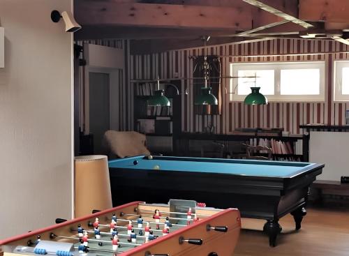Τραπέζι μπιλιάρδου στο Vaste et confortable maison à la campagne