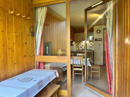 Studio cabine lumineux avec balcon, proche navette à Morzine